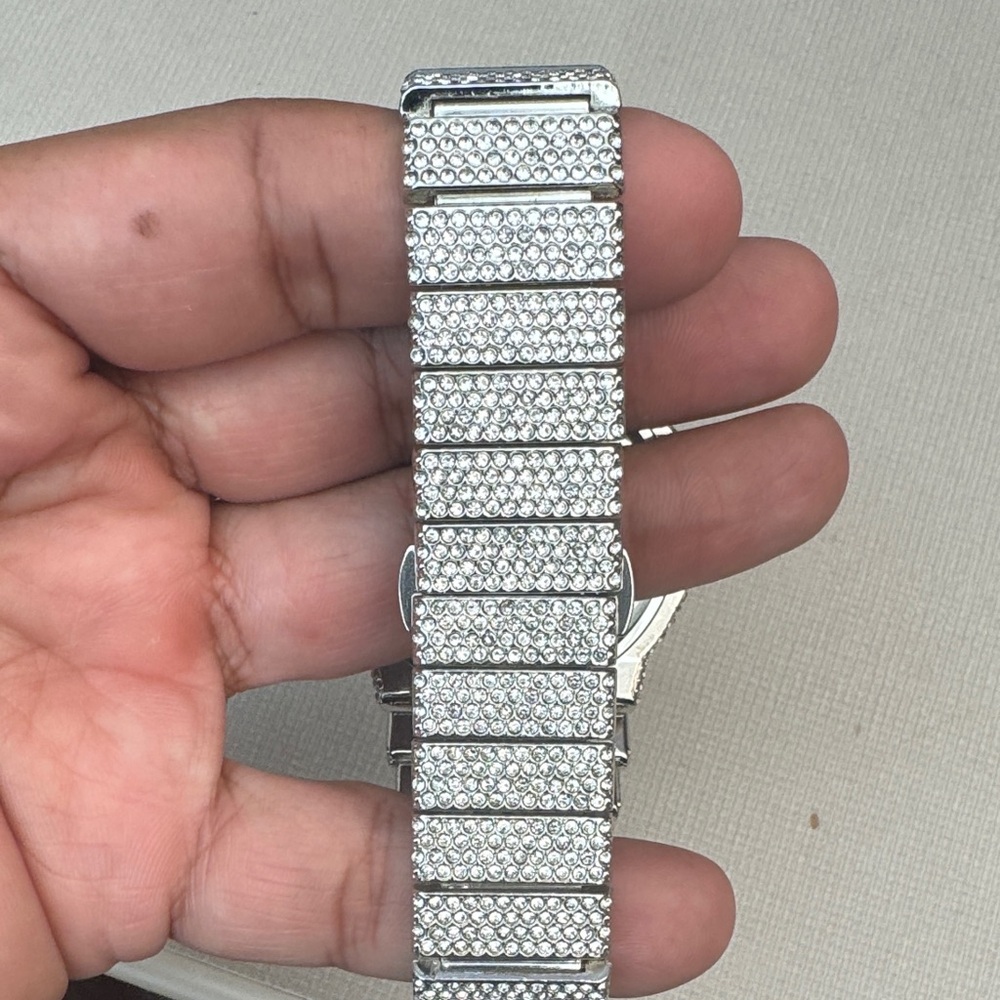 Men’s Iced Out Bling Analog Watch - Picture 4 of 5